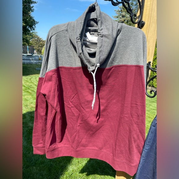 Plus size 3x NEW loose neck Sweatshirt Livnfresh - Picture 1 of 5